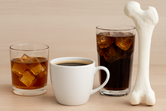 3 loại nước âm thầm "phá hoại" xương mỗi ngày: Càng uống càng thiếu canxi