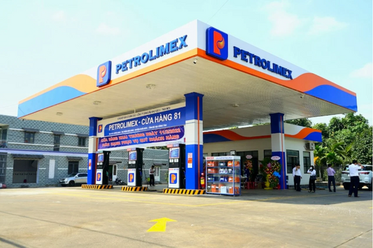 Petrolimex (PLX) có động thái bất ngờ tại nước bạn