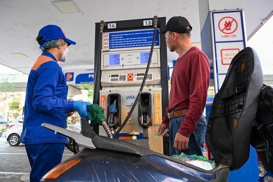 Từ 15h hôm nay, giá xăng “hạ nhiệt” nhẹ, dầu diesel và dầu hỏa đồng loạt tăng