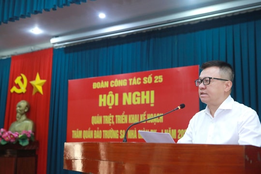 Đoàn công tác báo chí thăm Trường Sa nhân kỷ niệm 100 năm Báo chí cách mạng Việt Nam