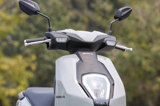 Chiếc xe máy chạy không cần xăng của Honda gây sốt với giá "tri ân": Nhỏ, nhẹ và cực tiết kiệm