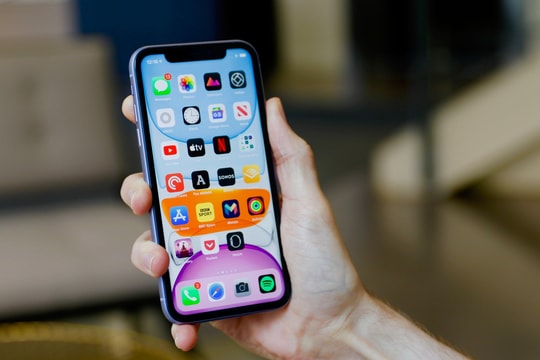 iPhone mất dần “fan cứng”: Tỷ lệ trung thành tụt từ 94% xuống 89%
