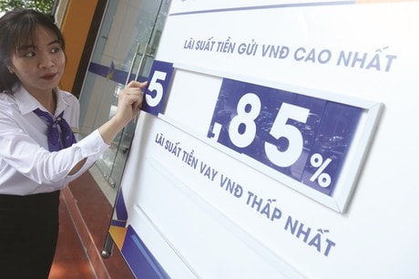 Lãi suất ngân hàng hôm nay 23/5: Một ông lớn bất ngờ điều chỉnh