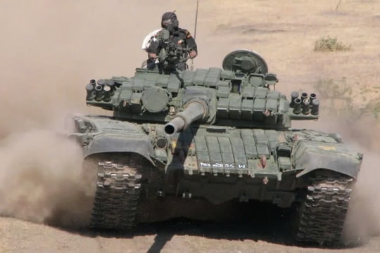 Chiếc xe tăng không cần thay pháo, hỏa lực siêu mạnh, bắn chính xác quân địch bất chấp mưa đêm và khói bụi