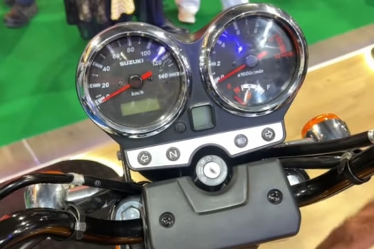 Tái sinh mẫu xe máy "gây thương nhớ" những năm 90, diện mạo hoài cổ khiến dân chơi mê mệt: Giá rẻ bất ngờ