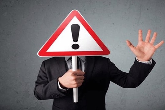 HNX thông báo hạn chế, đình chỉ giao dịch hàng loạt cổ phiếu