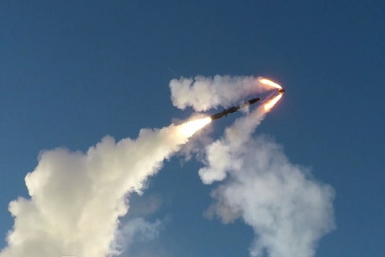 Vũ khí bay nhanh gấp 25 lần âm thanh, tiêu diệt mục tiêu từ 15.000 km chỉ với vài phút, đối thủ không thể đánh chặn