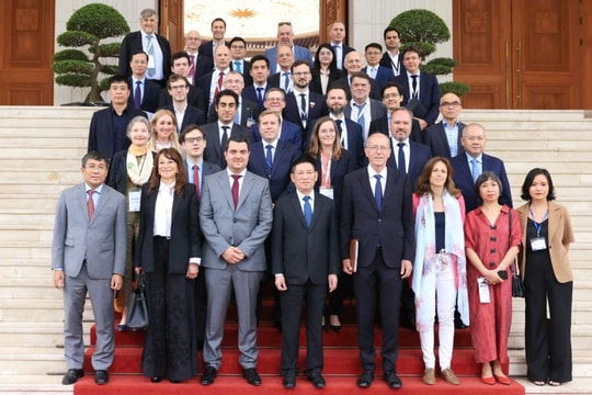 Phó Thủ tướng Hồ Đức Phớc làm việc với Đoàn doanh nghiệp Pháp