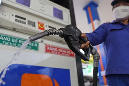 Giá xăng dầu hôm nay 27/5: Tăng hàng loạt trước loạt biến động địa chính trị