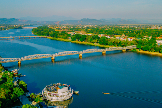 Thành phố của lễ nghi: Vì sao con người nơi đây sống chậm, nói khẽ và kín đáo đến vậy?