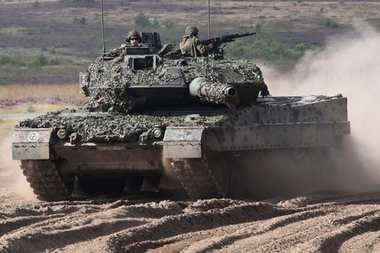 Xe tăng nặng 65 tấn, biết nhìn xuyên màn đêm, tự khóa mục tiêu trước khi đối phương kịp phản ứng