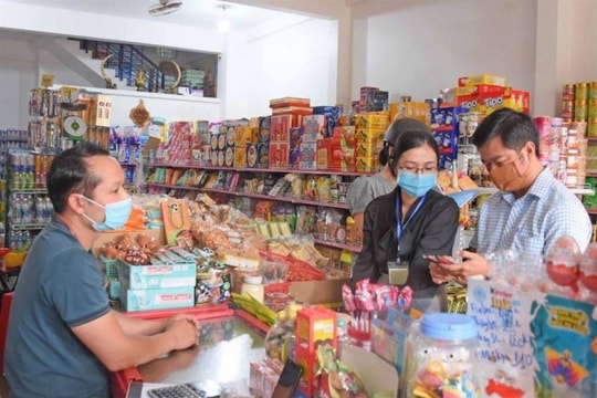 Bỏ thuế khoán, nhiều hộ kinh doanh nhỏ loay hoay khi phải rời sổ tay, dùng máy tính tiền