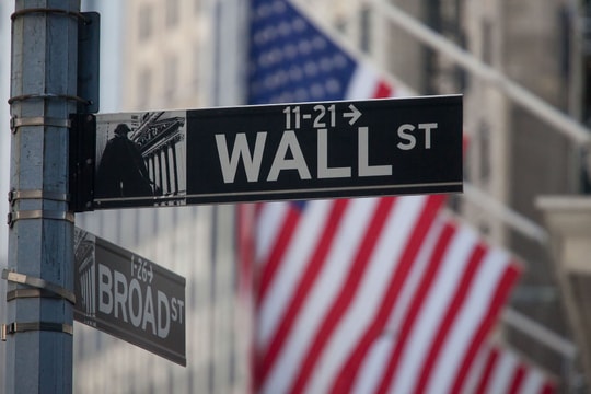 Phố Wall biến động, lợi suất trái phiếu Mỹ vọt đỉnh 18 năm