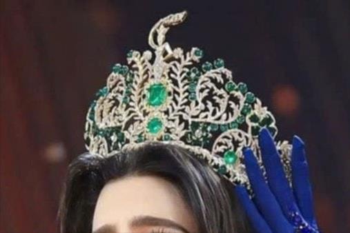 Hoa hậu Miss Grand bất ngờ trả lại vương miện