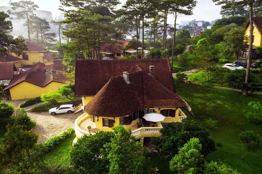 Có một thành phố ở Việt Nam sở hữu hơn 1.500 biệt thự cổ, sương mù che giấu cả một “kho báu” kiến trúc châu Âu