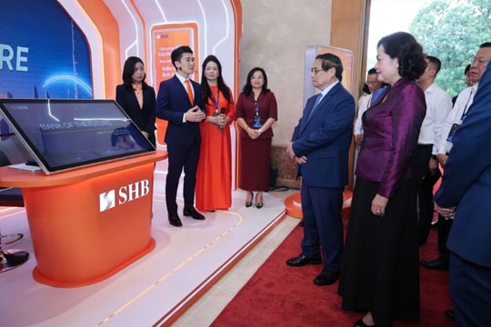 Ngân hàng đua nhau "trình làng" công nghệ mới tại sự kiện chuyển đổi số 2025