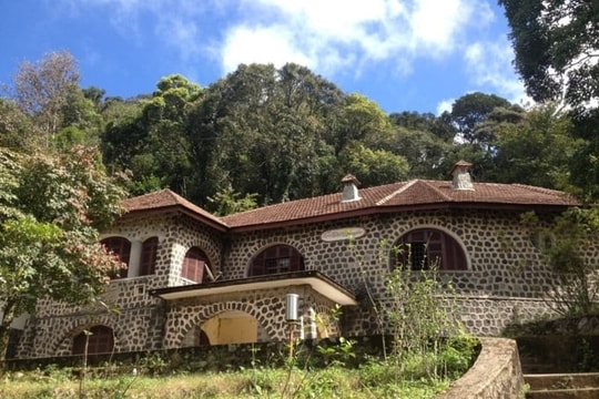 Nơi "Đại ngàn ngựa trắng" miền Trung từng có 139 biệt thự cổ cho người Pháp và quan lại Việt: Gần thế kỷ qua vẫn chìm trong sương núi