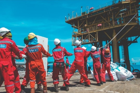 Hợp đồng chưa thực hiện lên tới 4 tỷ USD, một doanh nghiệp dầu khí dự kiến làm không hết việc trong 2 năm