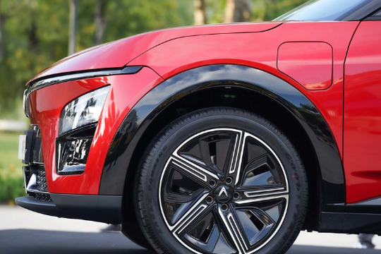 "Con cưng" cửa VinFast chuẩn bị "xông pha" thị trường Ấn Độ: Mức giá bất ngờ, đối thủ nào dè chừng?