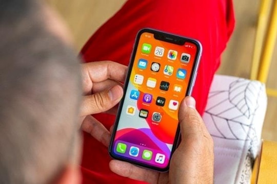 Trải nghiệm “lão tướng” vẫn còn sung sức nhà Táo năm 2025: Cũ mà mượt, chụp đẹp bất ngờ