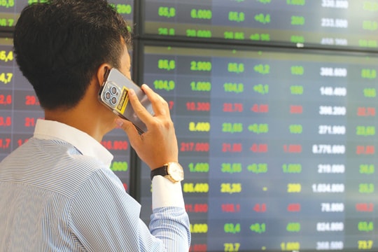 Theo dấu dòng tiền: Khi nhóm VN30 không còn là điểm đến...