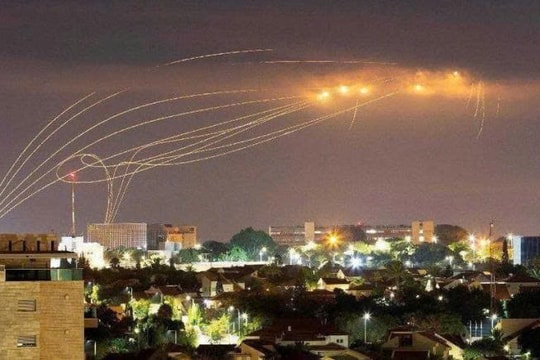 Vũ khí bắn một quả cứu cả thành phố, phát hiện mục tiêu trong vài giây, không quân địch nào sống sót trên bầu trời