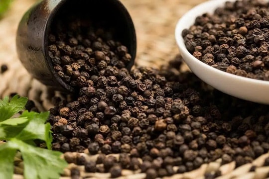 Giá tiêu hôm nay 5/6: Thị trường “ém hàng” chờ giá mới?