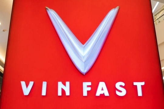 VinFast bất ngờ phát thông báo khẩn