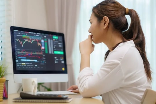 Tự doanh trở lại mua ròng, ưu tiên cổ phiếu ngân hàng, bán lẻ