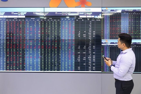 Nhiệt kế thị trường sáng 5/6: VN-Index lùi nhẹ, cổ phiếu ô tô bất ngờ bứt tốc