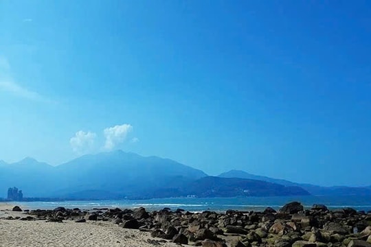 Kỳ cảnh “bích hải thanh rêu” dưới chân Hải Vân sơn, góc an yên mà người Đà Nẵng vẫn giữ cho riêng mình