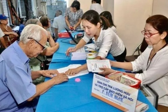 Hé lộ quá trình đóng bảo hiểm xã hội của một người đàn ông nhận lương hưu 140 triệu đồng mỗi tháng
