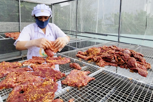 Từ nắng và gió, nông dân Gia Lai sáng tạo ra món "tinh túy" mới, vừa có thương hiệu nổi tiếng, vừa có tiền trong tay