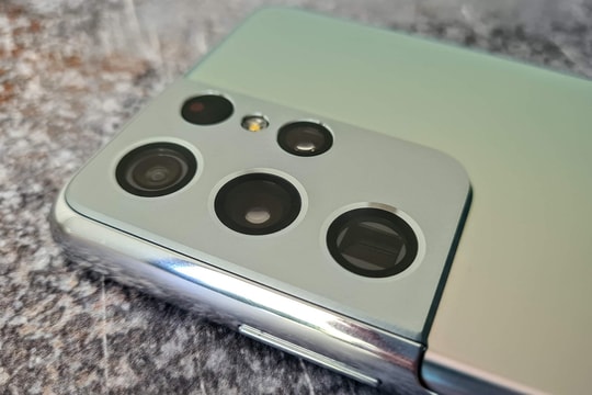 Trải nghiệm "kỵ sĩ” Android một thời: Zoom 10x cực chất, ảnh vẫn ăn đứt máy mới