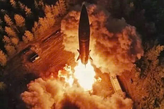 Vũ khí bay nhanh gấp 10 lần âm thanh, dễ dàng vượt xa hàng nghìn km, một lần bắn tiêu diệt hàng tá quân địch