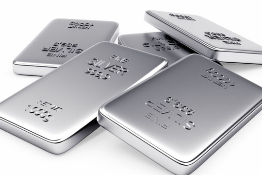 Giá bạc hôm nay 2/8/2025: Tiếp tục lao dốc, USD tăng gây áp lực mạnh