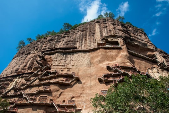 Phát hiện một hang đá lưu giữ hơn 7.000 tượng Phật nghìn năm tuổi mà không ai dám chạm tay