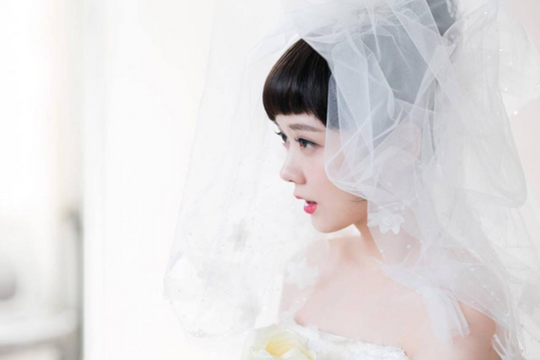 Kiếm 10 tỷ/ngày, "mỹ nhân không tuổi" vẫn phải mượn tiền cưới chồng là ai?