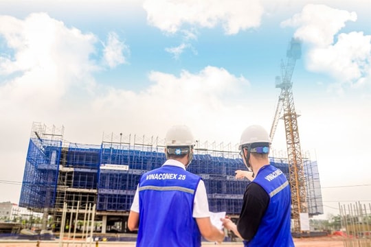 VINACONEX làm gì để giảm bụi, bớt tiếng ồn tại công trường?