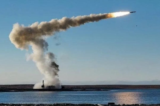 Vũ khí có vận tốc hơn 8.500km/h, tàng hình trước radar, dễ dàng phá vỡ mọi hàng rào phòng thủ