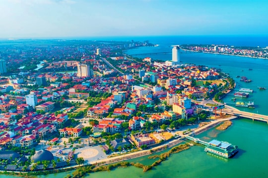 Nhiều lãnh đạo sở ngành ở Quảng Bình xin nghỉ hưu sớm trước thềm sáp nhập tỉnh