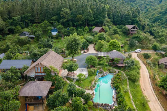 "Ông hoàng nhạc đỏ" sống ẩn mình trong nhà vườn 10.000m², an lạc bình yên tuổi xế chiều