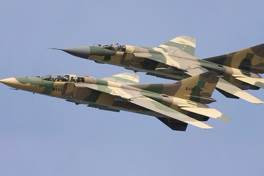 Máy bay biết biến hình, tốc độ tối đa 2.500 km/h, gắn hàng loạt tên lửa trên thân, tiêu diệt địch chỉ trong chớp mắt