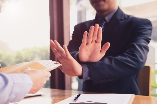 Chỉ ít ngày nữa, nhiều ngân hàng sẽ ngừng giao dịch với những khách hàng này, cần hết sức chú ý