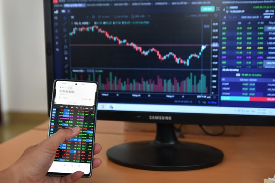 Tâm điểm dòng tiền hôm nay 17/6: Xung lực tăng lan tỏa, kỳ vọng dầu khí vững vàng