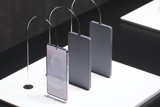 Trải nghiệm chiếc smartphone mỏng nhất lịch sử dòng S: Chụp đêm "thần sầu", chơi game cực mượt