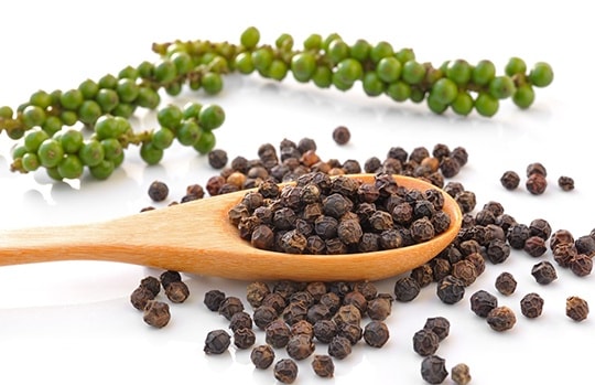 Giá tiêu hôm nay 18/6: Nhiều tỉnh rớt dưới 134.000 đồng/kg, thị trường "nguội lạnh"