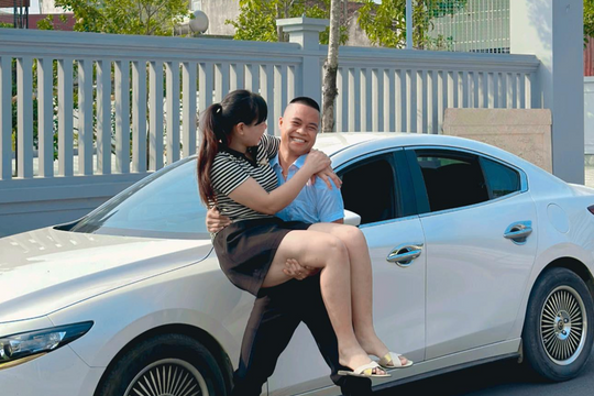 Sản phẩm giúp TikToker Hải Sen thu về khoảng 16 tỷ, tậu xe sang và biệt thự "siêu to khổng lồ"