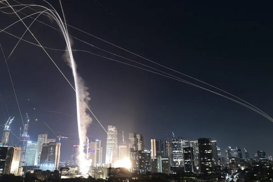 Tên lửa siêu vượt âm của Iran, tốc độ bay hơn 6.000km/h, sức mạnh khủng, dễ dàng né hệ thống "Vòm Sắt" của Israel