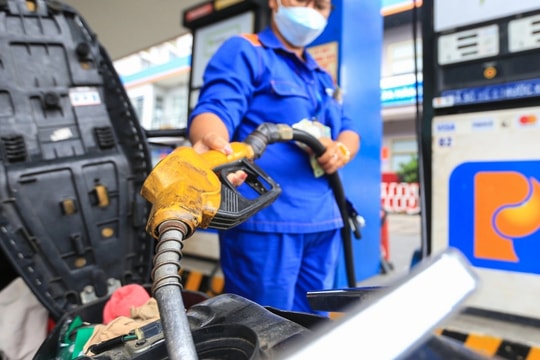 Giá xăng dầu hôm nay 19/6: Bất ngờ giảm hàng loạt